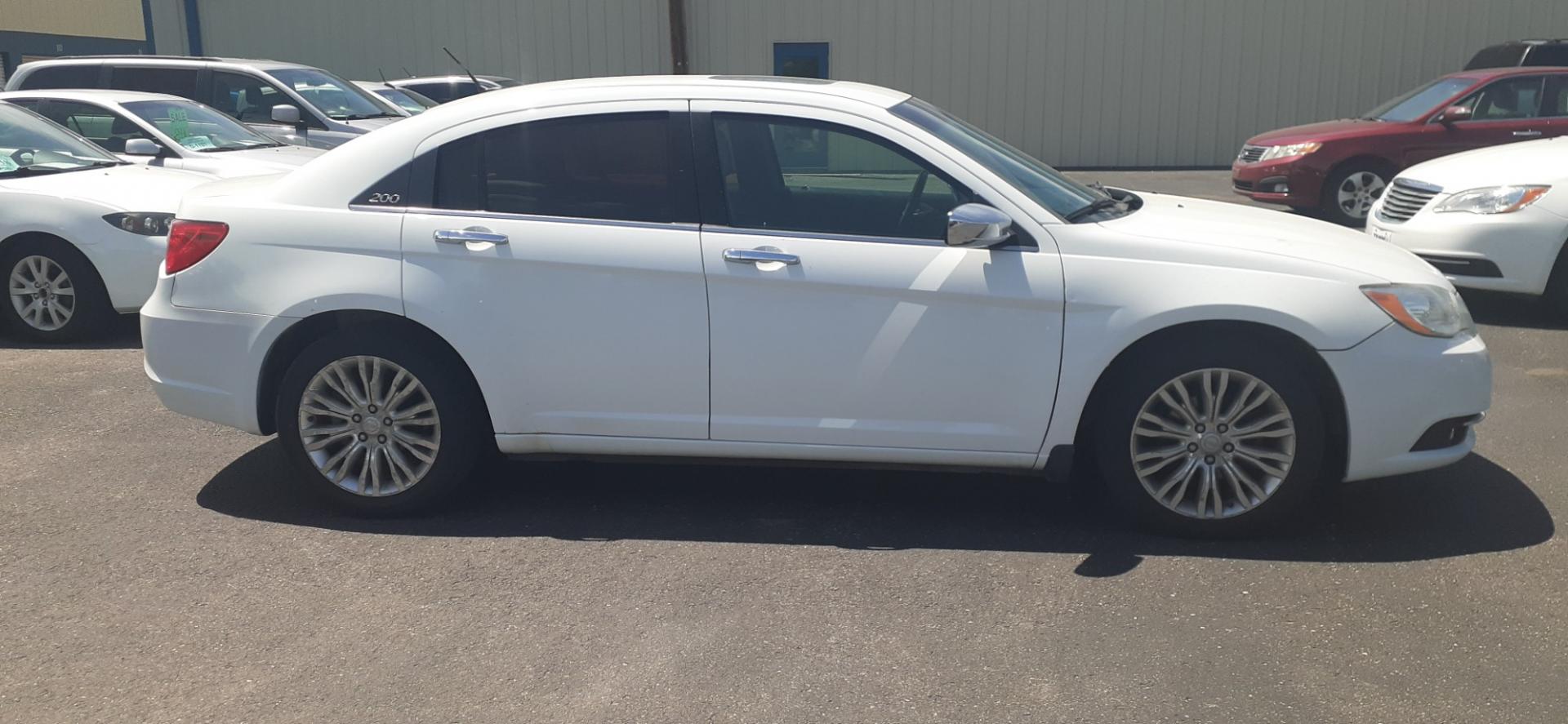 2011 Chrysler 200 (1C3BC2FG5BN) with an 3.6L V6 DOHC 24V engine, Automatic transmission, located at 2015 Cambell Street, Rapid City, SD, 57701, (605) 342-8326, 44.066433, -103.191772 - Photo#4